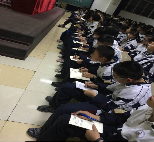 上海某某外语学校少年团课隆重召开(图2)